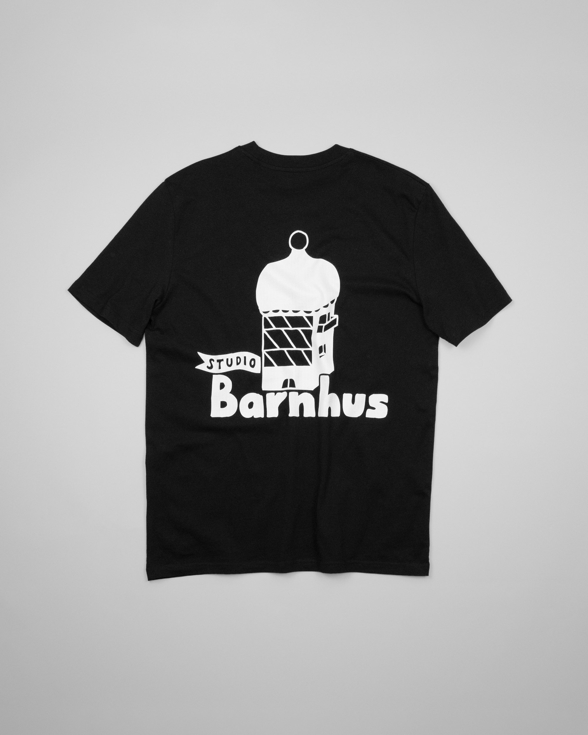 STUDIO BARNHUS LOGO T-SHIRT SVART