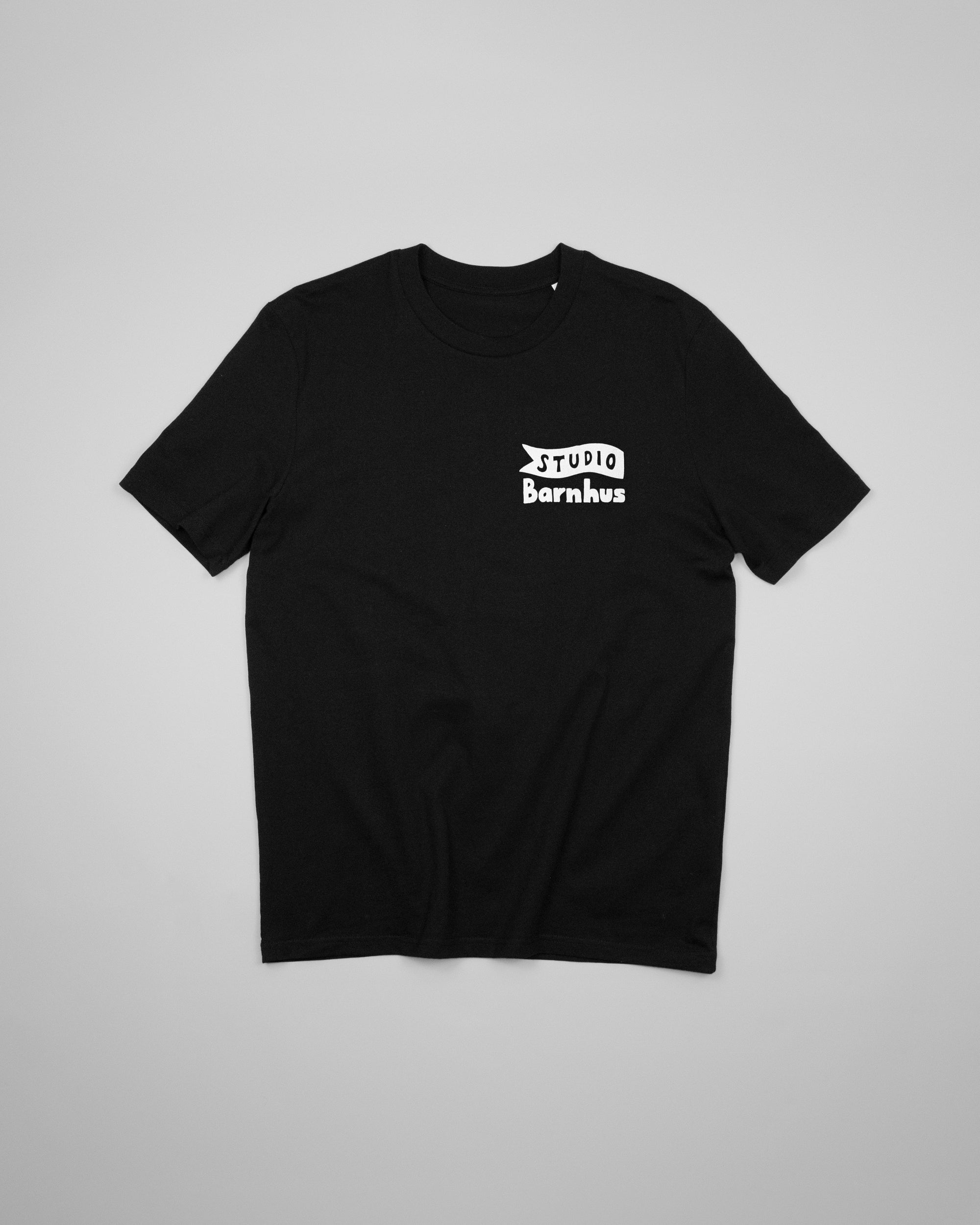 STUDIO BARNHUS LOGO T-SHIRT SVART